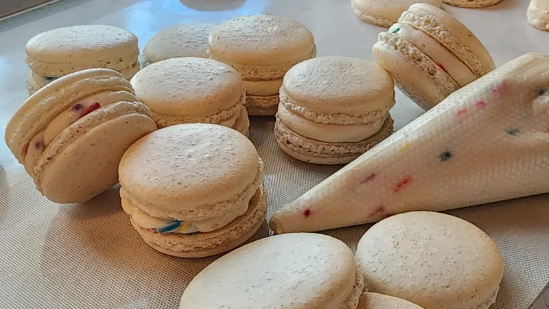 macaron piping detail